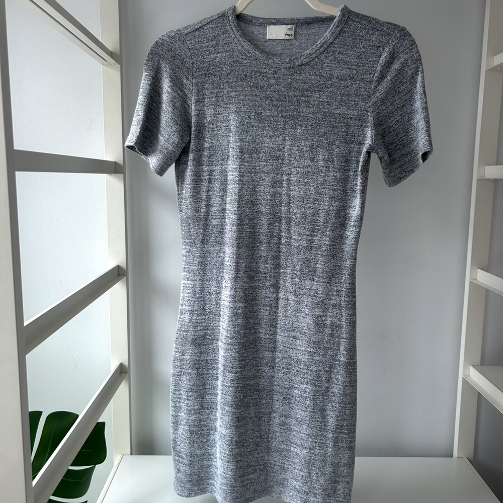 Aritzia wilfred free Gray Sheath Mini Dress Crew Neck Short Sleeve